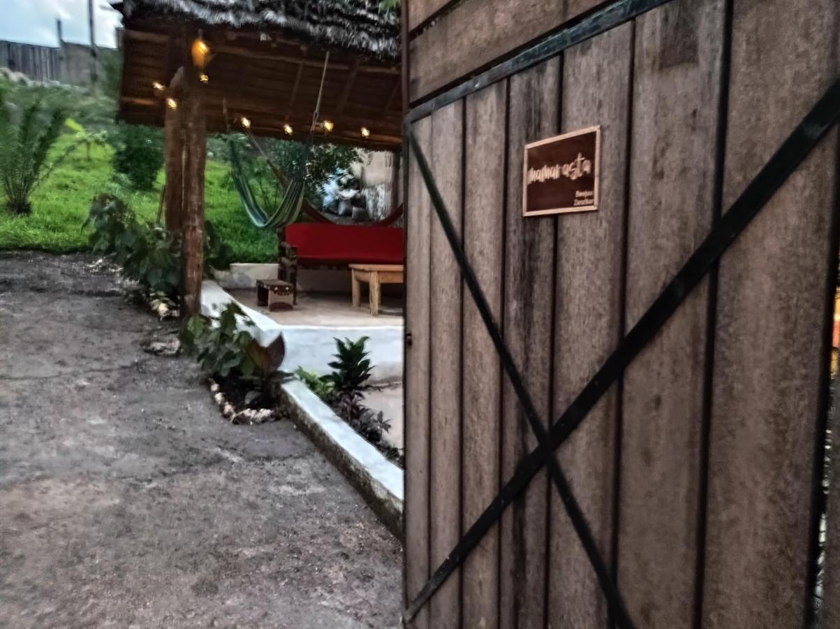 Mamarasta Bed & Breakfast Bwejuu Ngoại thất bức ảnh