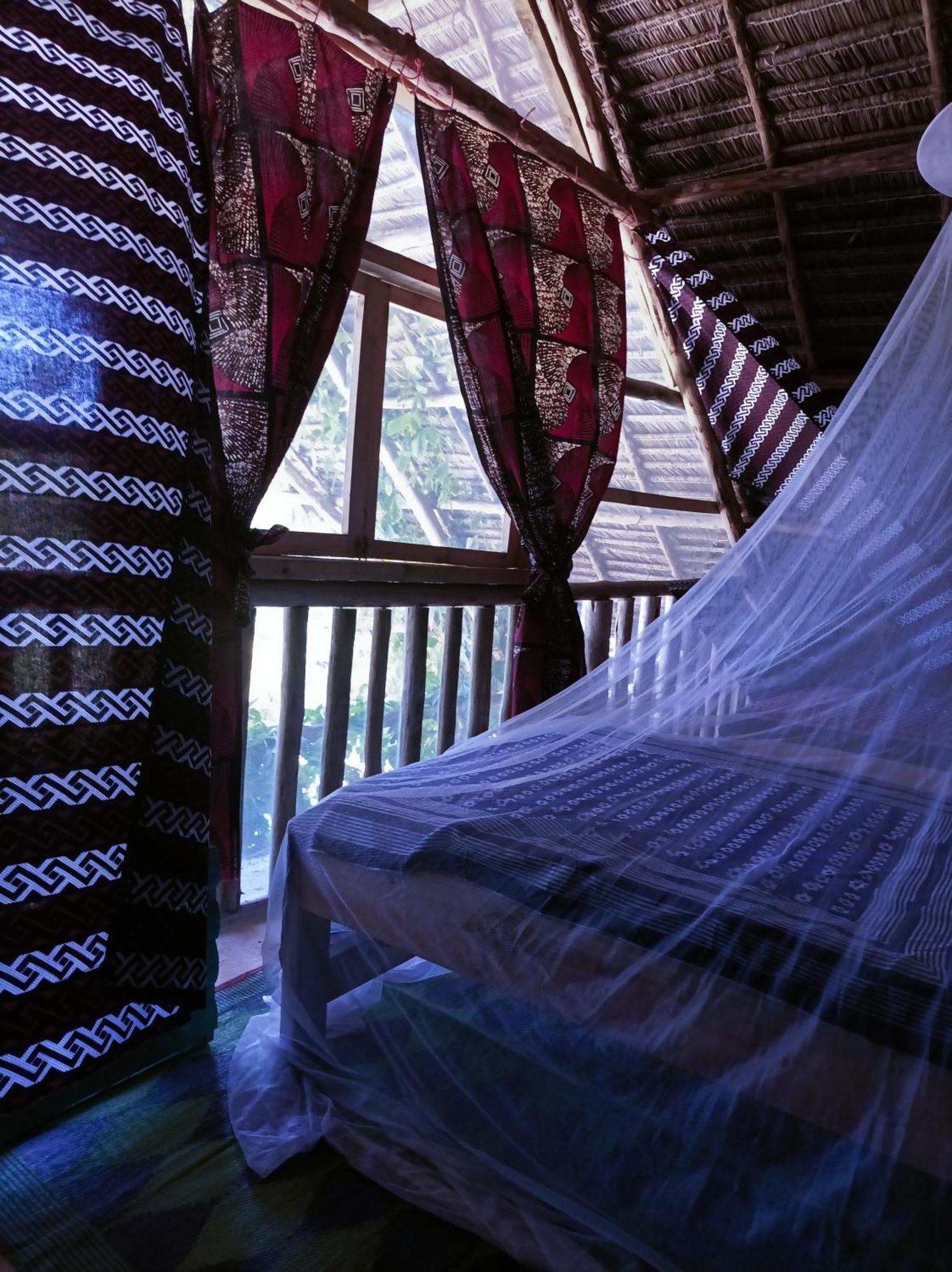 Mamarasta Bed & Breakfast Bwejuu Ngoại thất bức ảnh