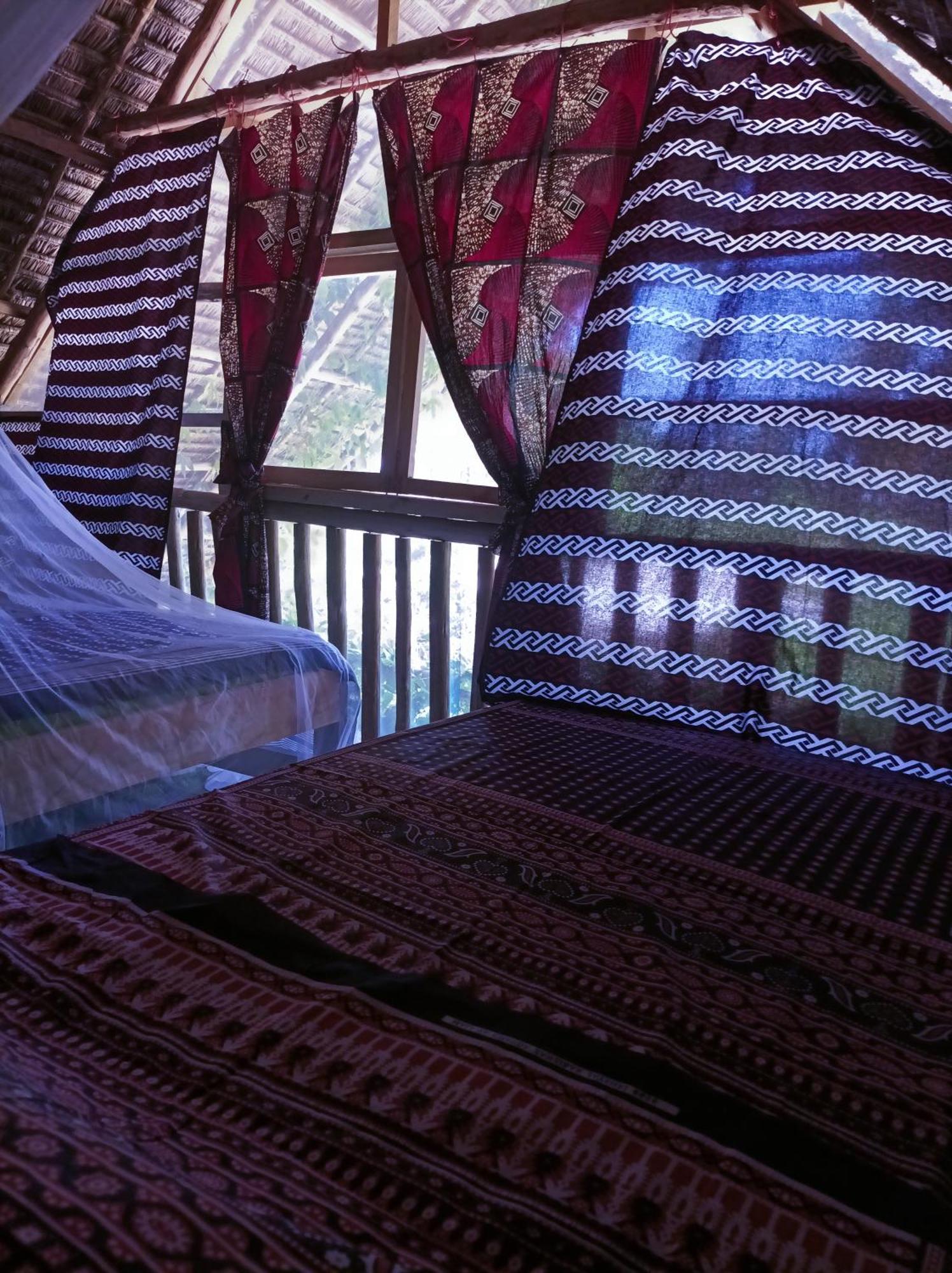 Mamarasta Bed & Breakfast Bwejuu Ngoại thất bức ảnh