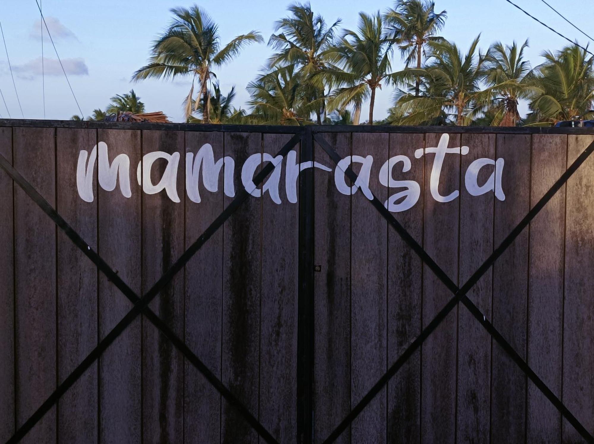 Mamarasta Bed & Breakfast Bwejuu Ngoại thất bức ảnh