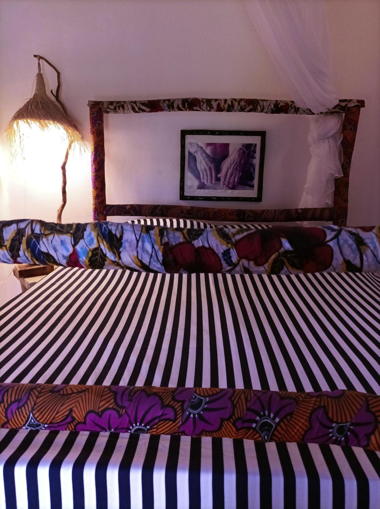 Mamarasta Bed & Breakfast Bwejuu Ngoại thất bức ảnh