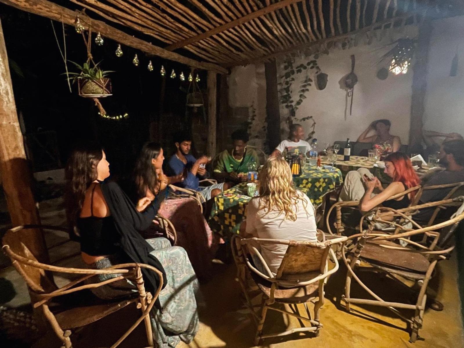 Mamarasta Bed & Breakfast Bwejuu Ngoại thất bức ảnh