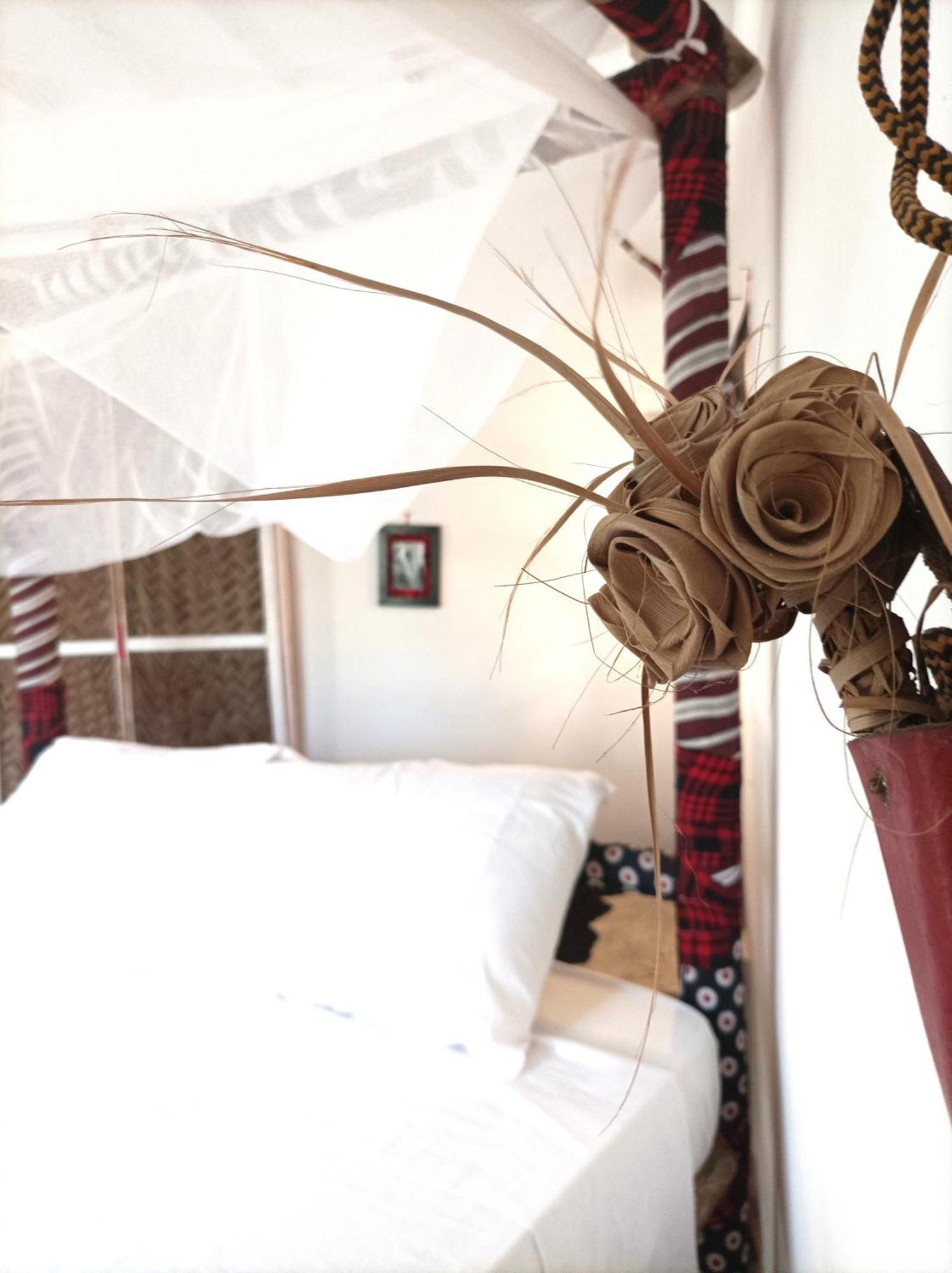 Mamarasta Bed & Breakfast Bwejuu Ngoại thất bức ảnh