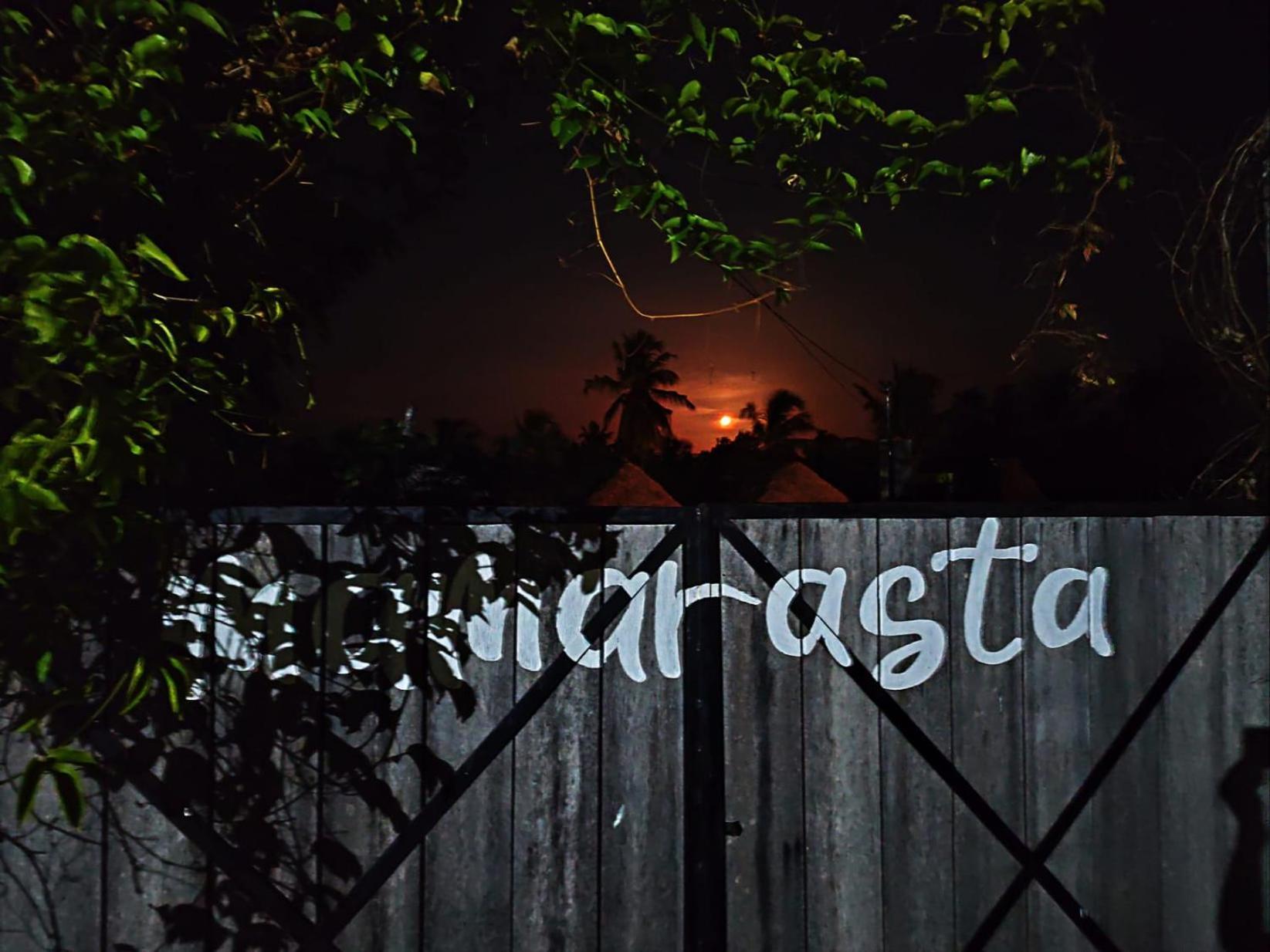 Mamarasta Bed & Breakfast Bwejuu Ngoại thất bức ảnh